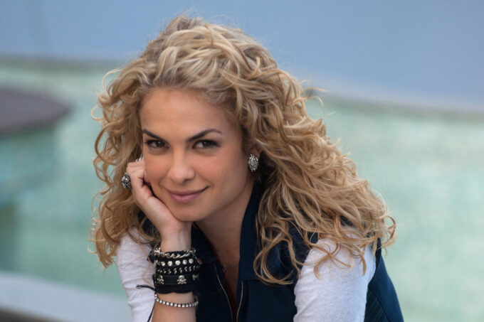 morre-a-atriz-lua-blanco,-a-roberta-da-versao-brasileira-de-‘rebelde’,-aos-39-anos
