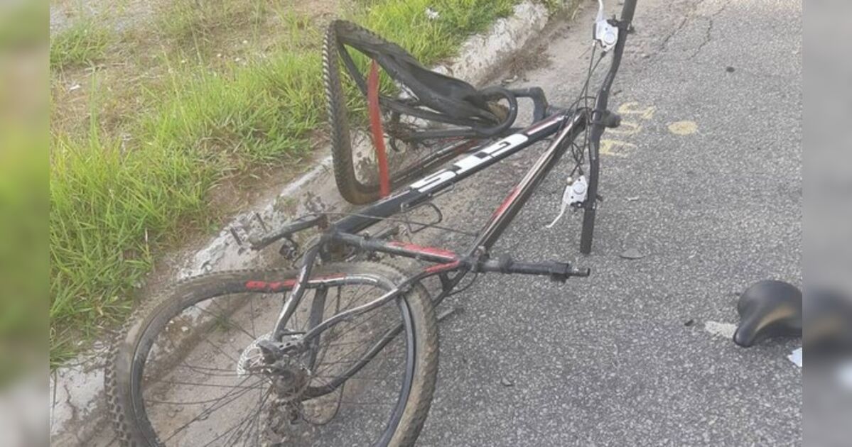jovem-morre-atropelado-por-caminhonete-enquanto-fotografava-bicicleta-no-acostamento