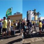adesivaco-pro-flavio-bolsonaro-reune-apoiadores-na-praca-rui-barbosa,-em-apucarana