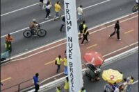 missil-inflavel-levado-a-ato-de-flavio-bolsonaro-em-sp-pede-ataque-de-trump-no-brasil