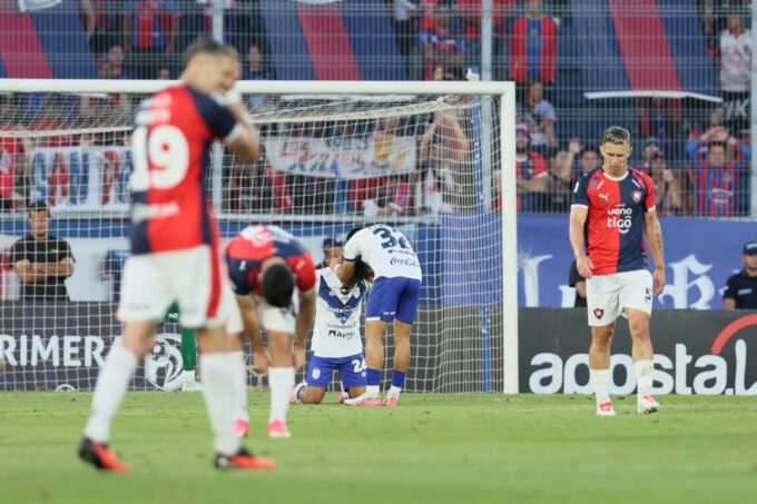 cerro-iba-ganando-comodamente,-pero-un-penal-y-expulsion-cambiaron-su-suerte