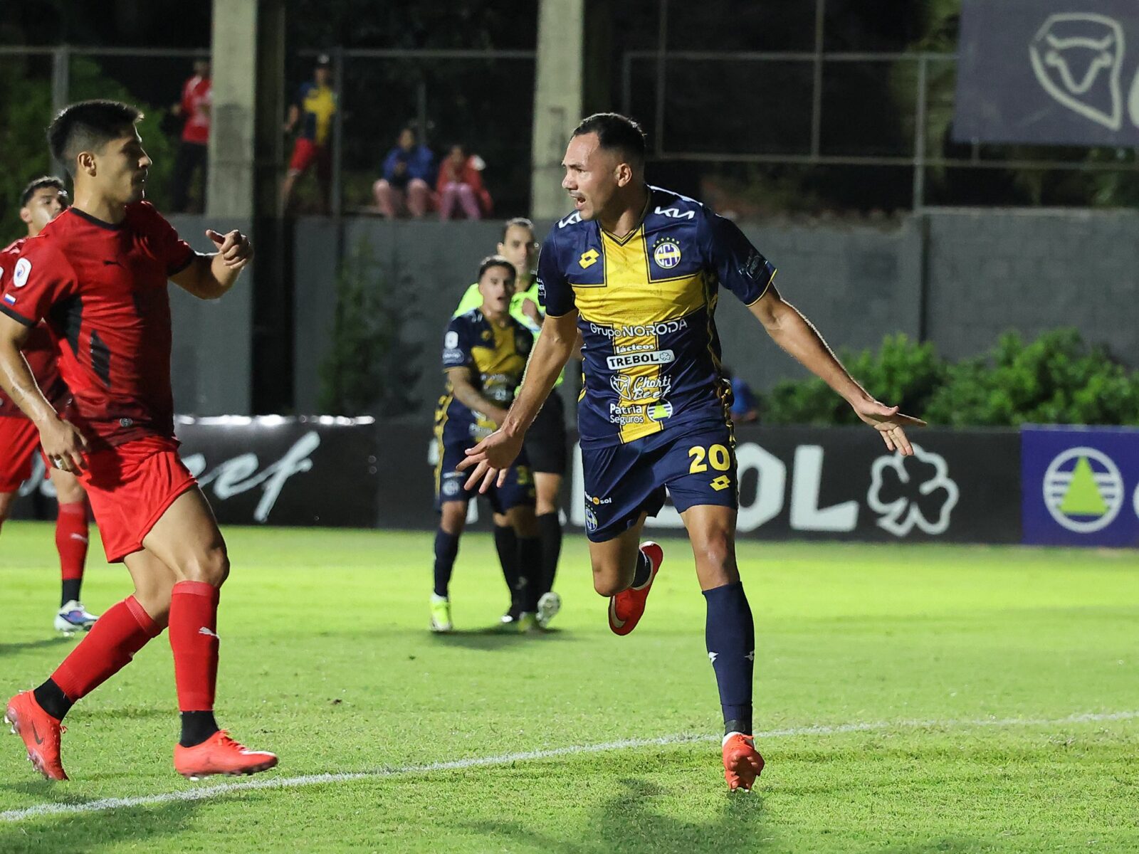 el-guma-perdio-ante-el-triki-y-olimpia-se-queda-solito-en-la-punta