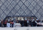 policia-perdeu-controle-de-atos-na-franca,-diz-ministro;-grupo-fecha-louvre
