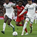 federico-valverde-acepto-su-rol-de-lateral-y-mourinho-lo-volvio-a-elogiar:-“es-uno-de-los-jugadores-mas-multifuncionales-del-mundo”