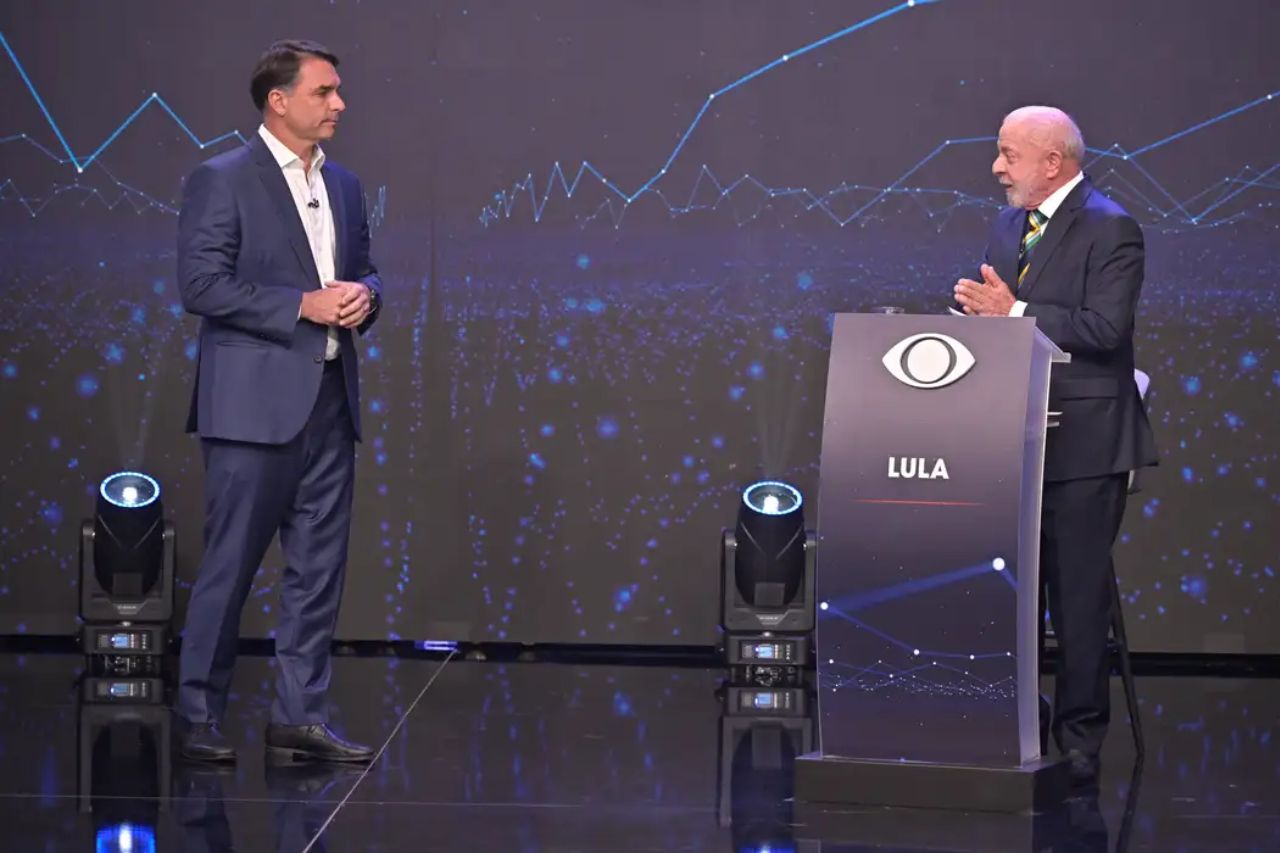 brazil-elections:-lula-da-silva-and-flavio-bolsonaro-face-off-in-debate