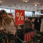 sensibilidad-al-precio-impulsa-el-auge-de-los-outlets-y-consolida-el-negocio-del-descuento-en-chile
