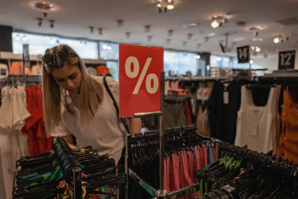 sensibilidad-al-precio-impulsa-el-auge-de-los-outlets-y-consolida-el-negocio-del-descuento-en-chile