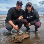 dos-vecinos-encuentran-por-casualidad-un-fosil-de-metaterio-en-una-playa-de-monte-hermoso
