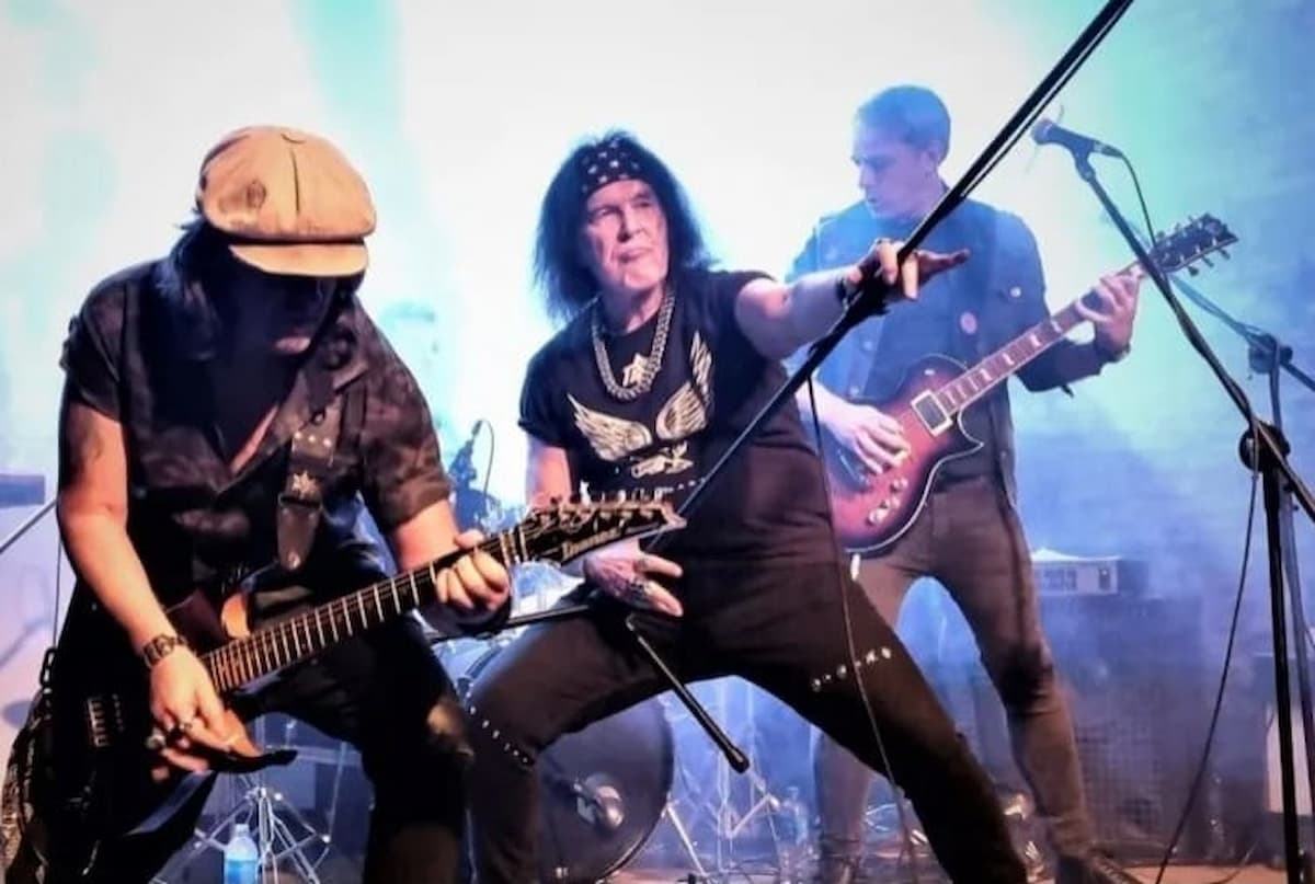 why-argentina-has-become-a-second-home-for-ac/dc’s-original-singer