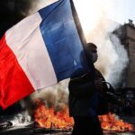 el-primer-ministro-de-francia-autoriza-toques-de-queda-parciales-en-todo-el-pais-y-condena-a-los-“ladrones”-y-“delincuentes”-detras-de-los-violentos-disturbios-del-fin-de-semana