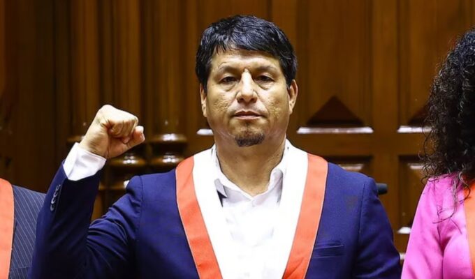 comision-de-etica-aprueba-informe-que-recomienda-suspender-a-julian-perez-por-120-dias-tras-denuncia-de-su-expareja
