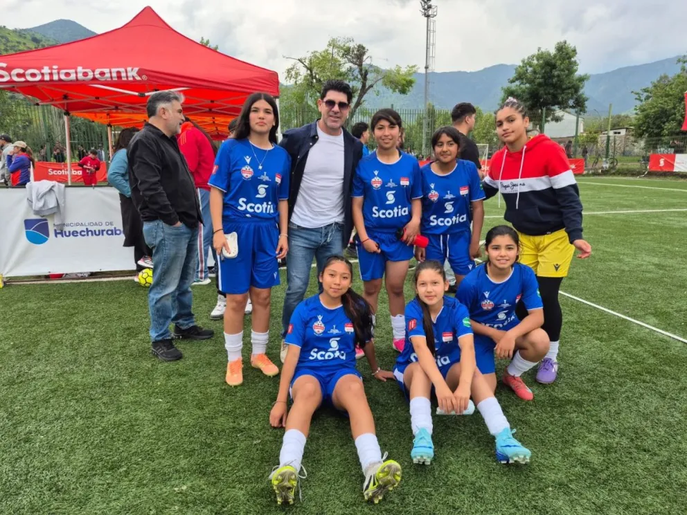 equipo-femenino-del-colegio-gabriela-mistral-gana-campeonato-nacional