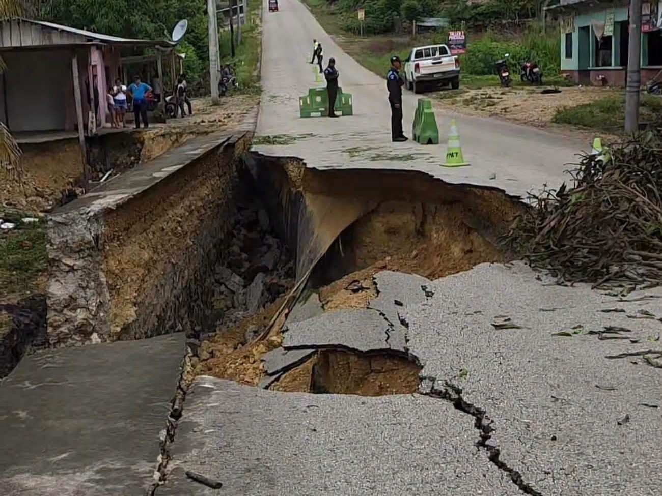 reportan-hundimiento-en-ruta-de-sayaxche-hacia-coban-tras-fuertes-lluvias-en-peten