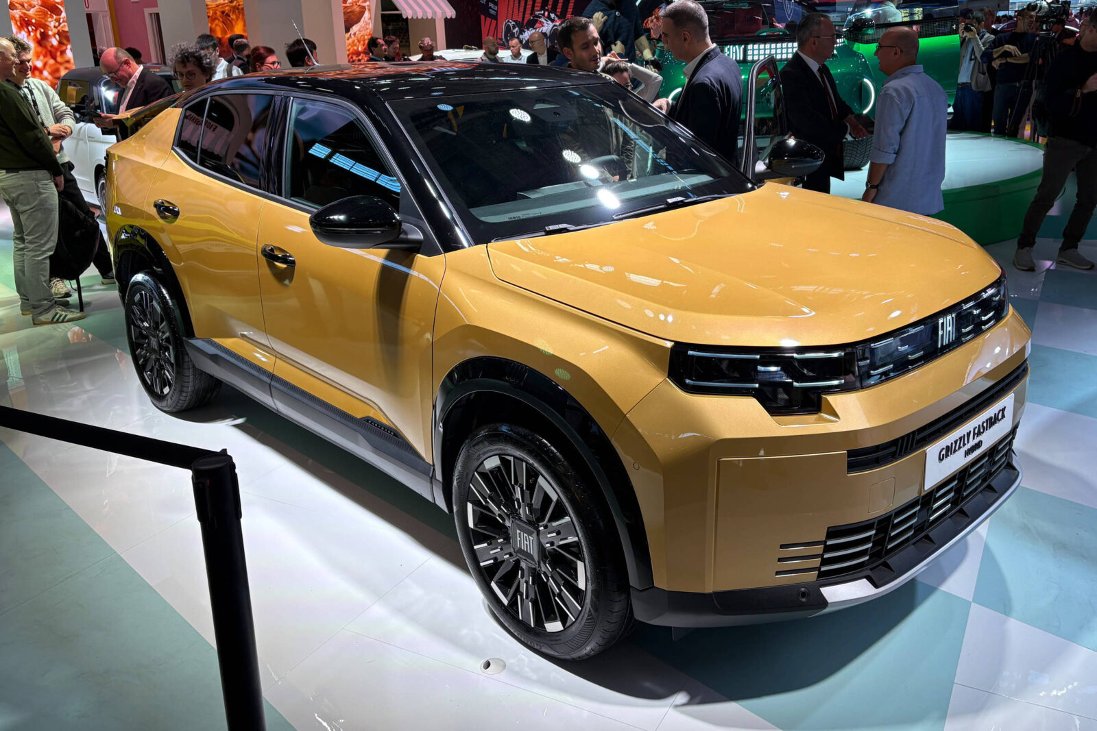 novos-fiat-pulse-e-fastback-sao-apresentados-no-salao-de-paris