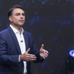inquerito-sobre-suspeita-de-lavagem-de-flavio-bolsonaro-tambem-investiga-claudio-castro-e-ramagem
