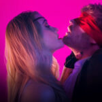 atrizes-divergem-sobre-presenca-de-consultores-do-sexo-em-sets-de-filmagem