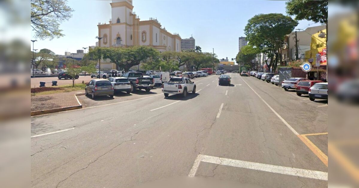 homem-abandona-carro-no-meio-da-rua,-ataca-policiais-e-e-preso