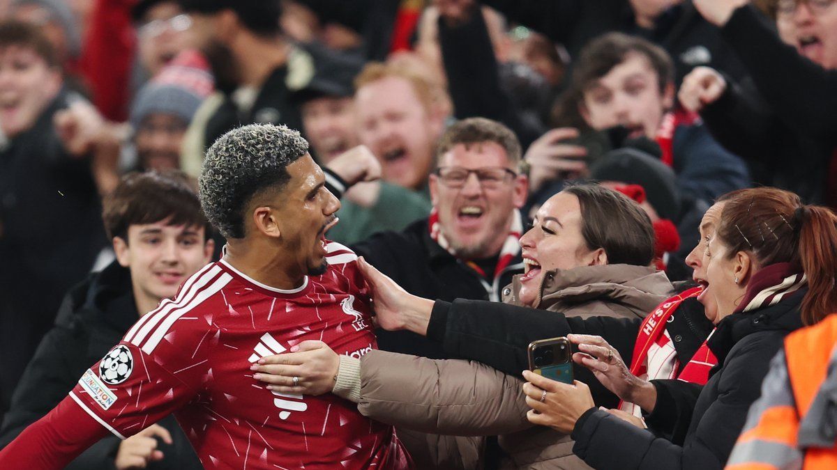 mira-el-nuevo-gol-de-ronald-araujo-para-liverpool-ante-villarreal-por-la-champions-league-y-su-abrazo-con-los-hinchas