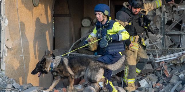 en-direct,-guerre-en-ukraine :-une-attaque-de-drones-russe-fait-deux-morts-dans-la-region-de-kharkiv,-selon-les-autorites-locales