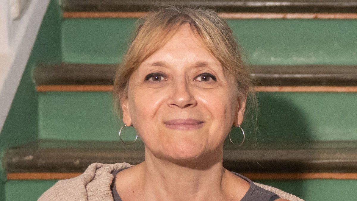 hinde-pomeraniec,-periodista:-“hoy-en-argentina-hacer-periodismo-cultural-es-casi-un-oximoron;-el-periodismo-es-un-lugar-incomodo-y-la-cultura-algo-inexistente-para-el-modelo-de-pais-que-quieren-las-autoridades”