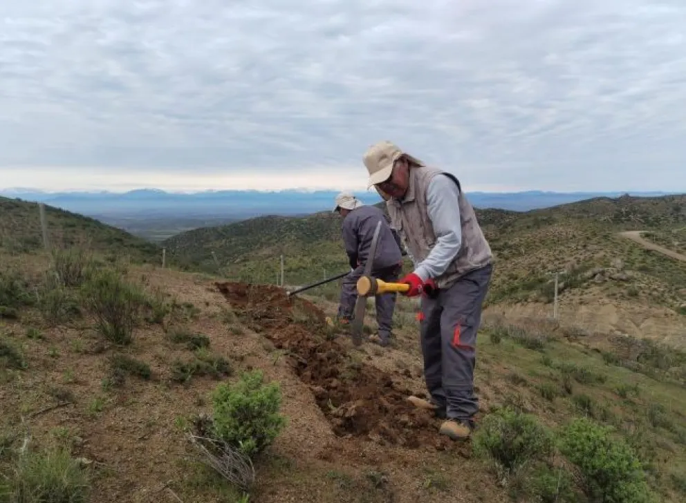 comunidad-peral-ojo-de-agua-construye-obras-para-enfrentar-lluvias-y-la-erosion