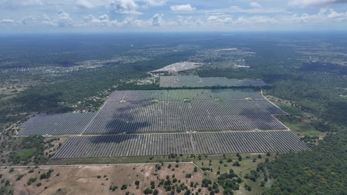 atlantico-pone-en-operacion-el-complejo-solar-mas-grande-de-colombia:-tres-parques-podran-generar-energia-para-3-millones-de-personas
