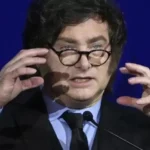 “¿como-viven-10-dias-sin-comer?”:-milei-tilda-de-“pelotudez”-que-argentinos-no-lleguen-a-fin-de-mes