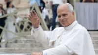 el-papa-leon-xiv-no-necesitara-mas-tratamientos-luego-de-que-le-extirparan-tumor-maligno-del-pulmon