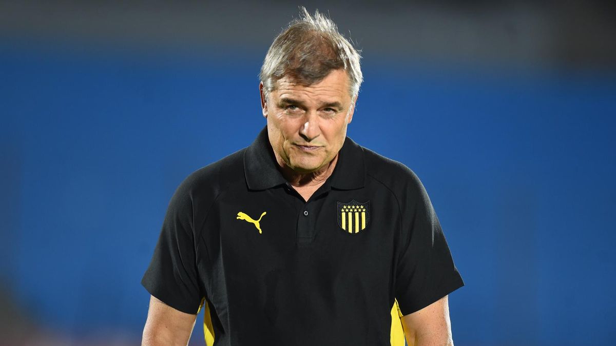 diego-aguirre-no-descarta-a-penarol-para-el-torneo-clausura-pero-apunta-fuerte-a-la-tabla-anual:-“hoy-somos-los-principales-candidatos-a-ser-campeones”