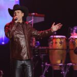bobby-pulido:-el-cantante-que-busca-llegar-al-congreso-ganando-el-voto-de-los-latinos-que-apoyaron-a-trump