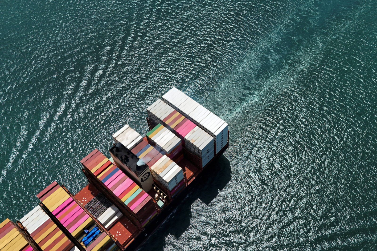 canal-do-panama-bate-recorde-de-carga-apos-fechamento-de-hormuz