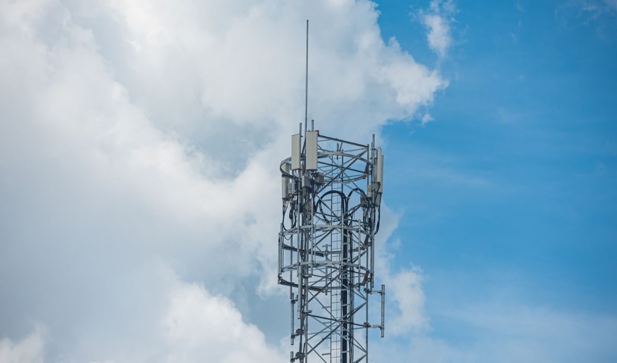 demandaron-a-una-empresa-de-telefonia-por-una-antena-instalada-a-25-metros-de-su-casa-y,-despues-de-26-anos,-recibiran-millonaria-indemnizacion
