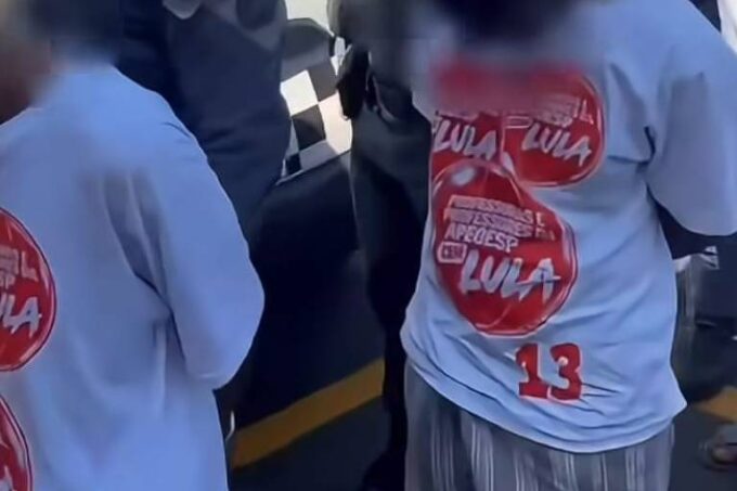 pm-sp-e-acusada-de-obrigar-jovens-presos-a-vestirem-camiseta-do-pt
