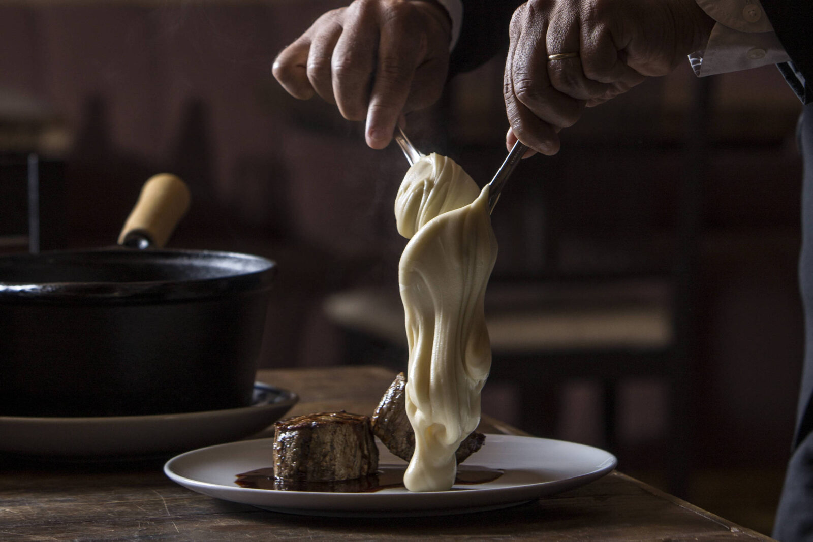receitas-classicas-do-chef-alex-atala,-file-com-aligot-e-pirarucu-estarao-em-festival-da-folha