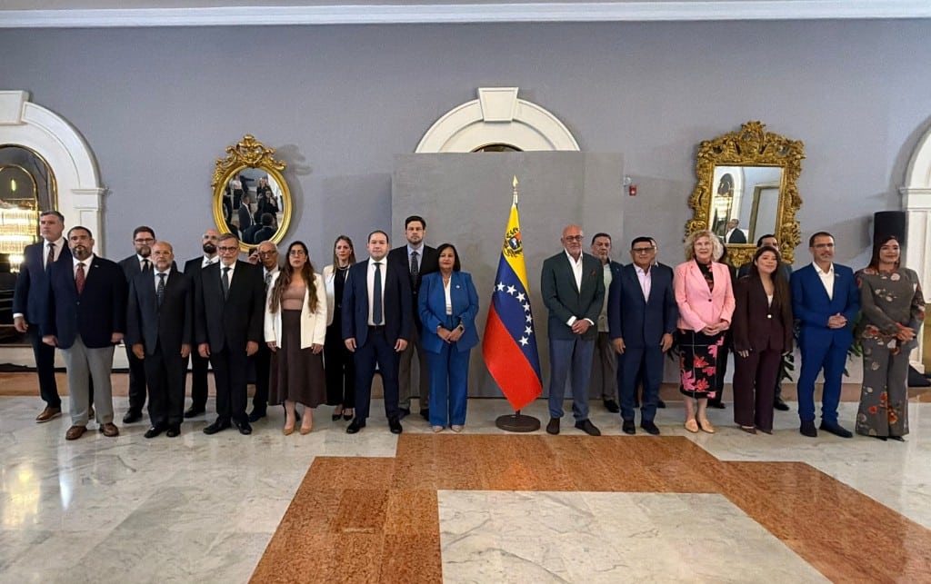 comite-de-postulaciones-judiciales-y-revision-de-cuatro-leyes,-incluidas-inhabilitaciones:-tercer-acuerdo-de-la-mesa