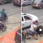 en-video,-un-motociclista-robo-a-una-mujer-y-luego-un-ciudadano-lo-derribo:-en-el-forcejeo,-el-hijo-de-la-victima-del-hurto-recibio-un-disparo-en-cali