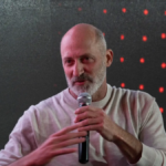 por-que-la-vulnerabilidad-se-convirtio-en-un-atributo-clave-en-el-liderazgo-empresarial-y-como-el-estres-en-los-equipos-puede-frenar-la-adopcion-de-la-ia