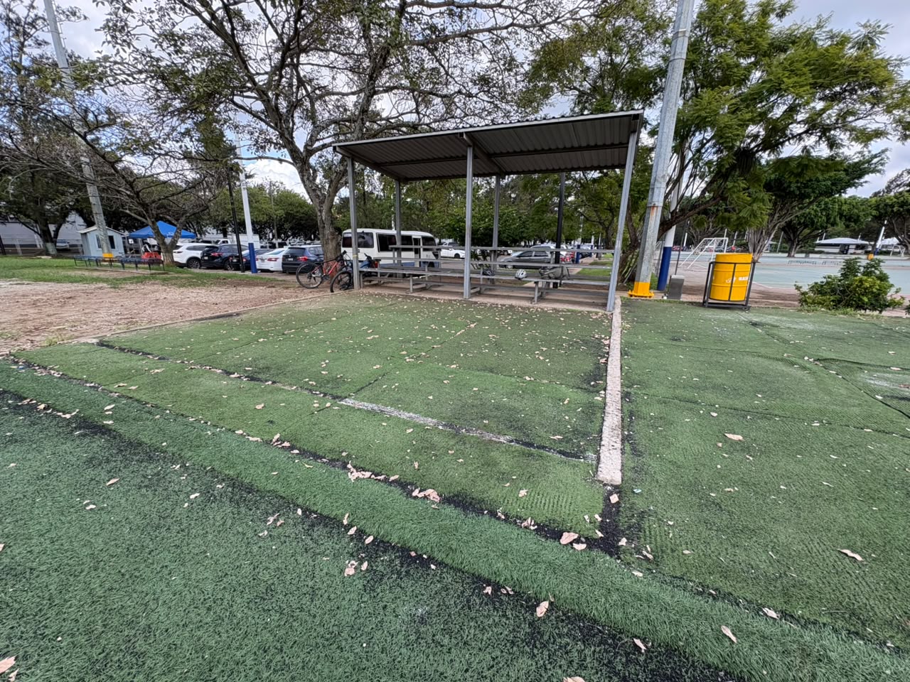 la-cronica-de-la-entrada-al-campo-marte,-donde-no-se-observan-camaras-visibles