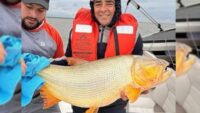 un-dorado-de-15-kg-fue-la-estrella-del-primer-concurso-nacional-en-termas-de-rio-hondo