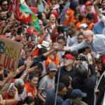 lula-foca-atos-com-multidao-na-reta-final-pensando-em-cortes-para-redes