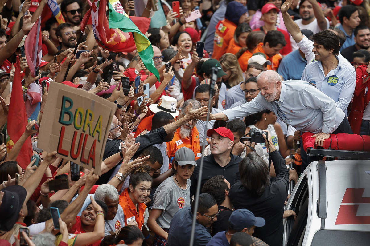lula-foca-atos-com-multidao-na-reta-final-pensando-em-cortes-para-redes