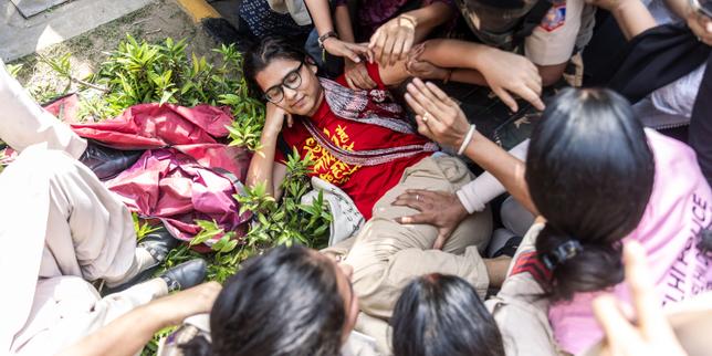 en-inde,-neha-bora,-la-nouvelle-icone-de-la-jeunesse-anti-modi