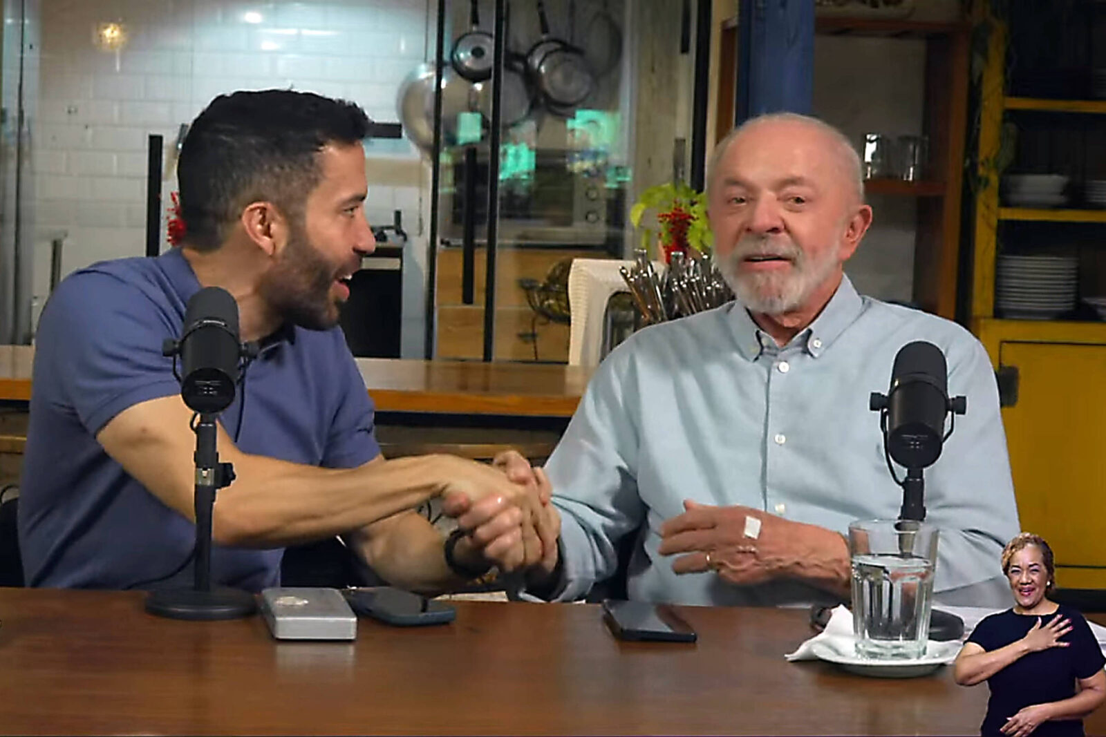 live-de-lula-tem-‘urgente’-de-janones,-celebracao-de-datafolha,-criticas-a-flavio-e-participacao-de-artistas