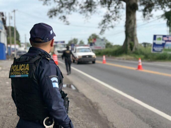 pnc-captura-a-un-hombre-y-retiene-a-un-menor-tras-ataque-armado-en-villa-nueva