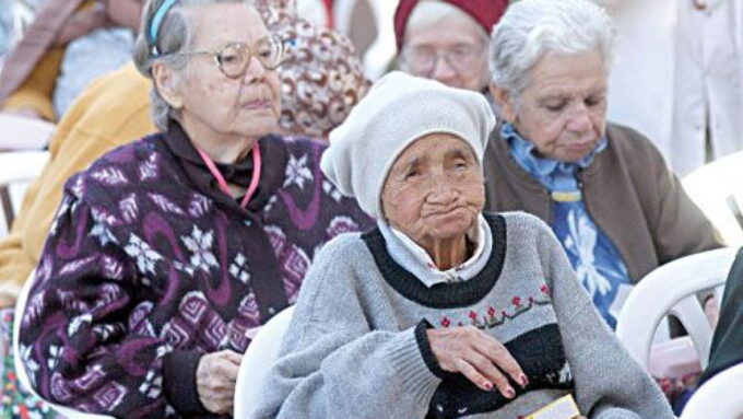 mas-de-mil-abuelitos-nuevos-ocobratama