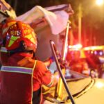 bomberos-rescatan-a-conductor-tras-accidente-multiple-en-el-bulevar-landivar;-se-reportan-cuatro-heridos