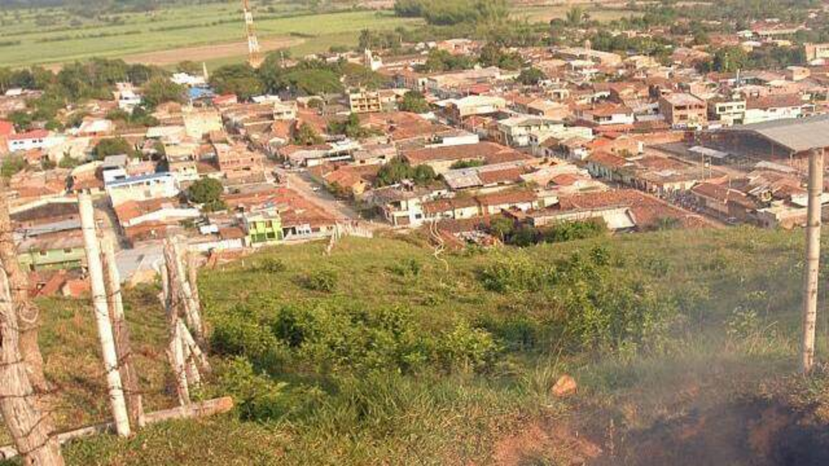 noche-de-zozobra-en-corinto:-disidencias-de-las-farc-patrullaron-armadas-las-calles-y-paralizaron-el-comercio