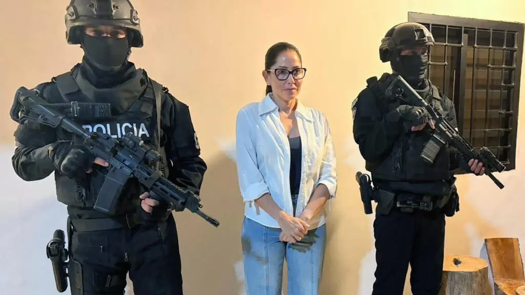 ecuador:-justicia-envia-a-prision-a-excandidata-presidencial-de-izquierda