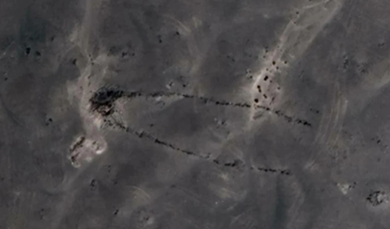 una-tumba-de-piedra-de-55-metros-y-con-“antenas”-descubierta-en-el-desierto-del-sahara-fue-construida-hace-mas-de-4.000-anos