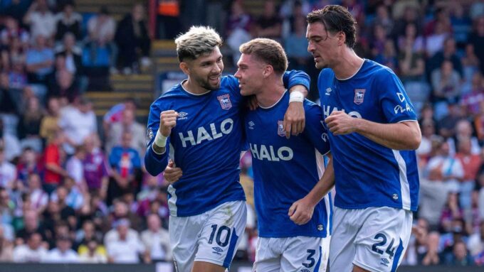 (video)-julio-enciso-hizo-su-primer-gol-desde-que-volvio-a-la-premier-league